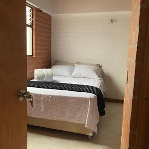 Apartamento Five Loft , Todo A 5 Minutos De Distancia, Medellín